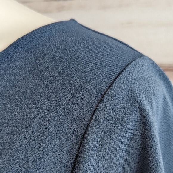 Motherhood Maternity Twist Tie Front Blue Short Sleeve Blouse sz Small - Picture 3 of 6